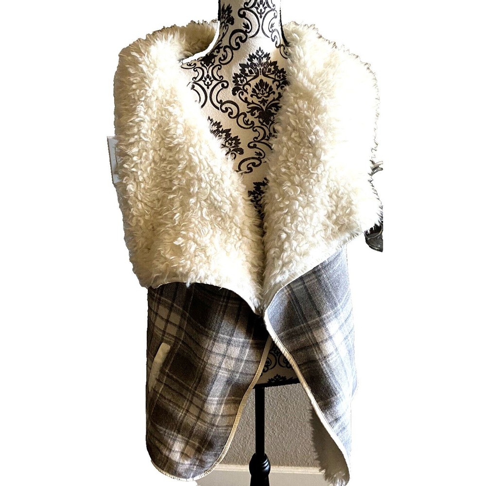 L Vest faux fur Sherpa collar lined gray plaid  Me Jane Large L Lg designed NY